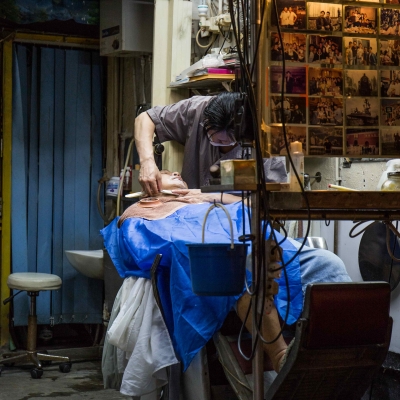 Chun-Kwai-Bo-hairdresser-based-in-the-backstreets-of-Sham-Sui-Po